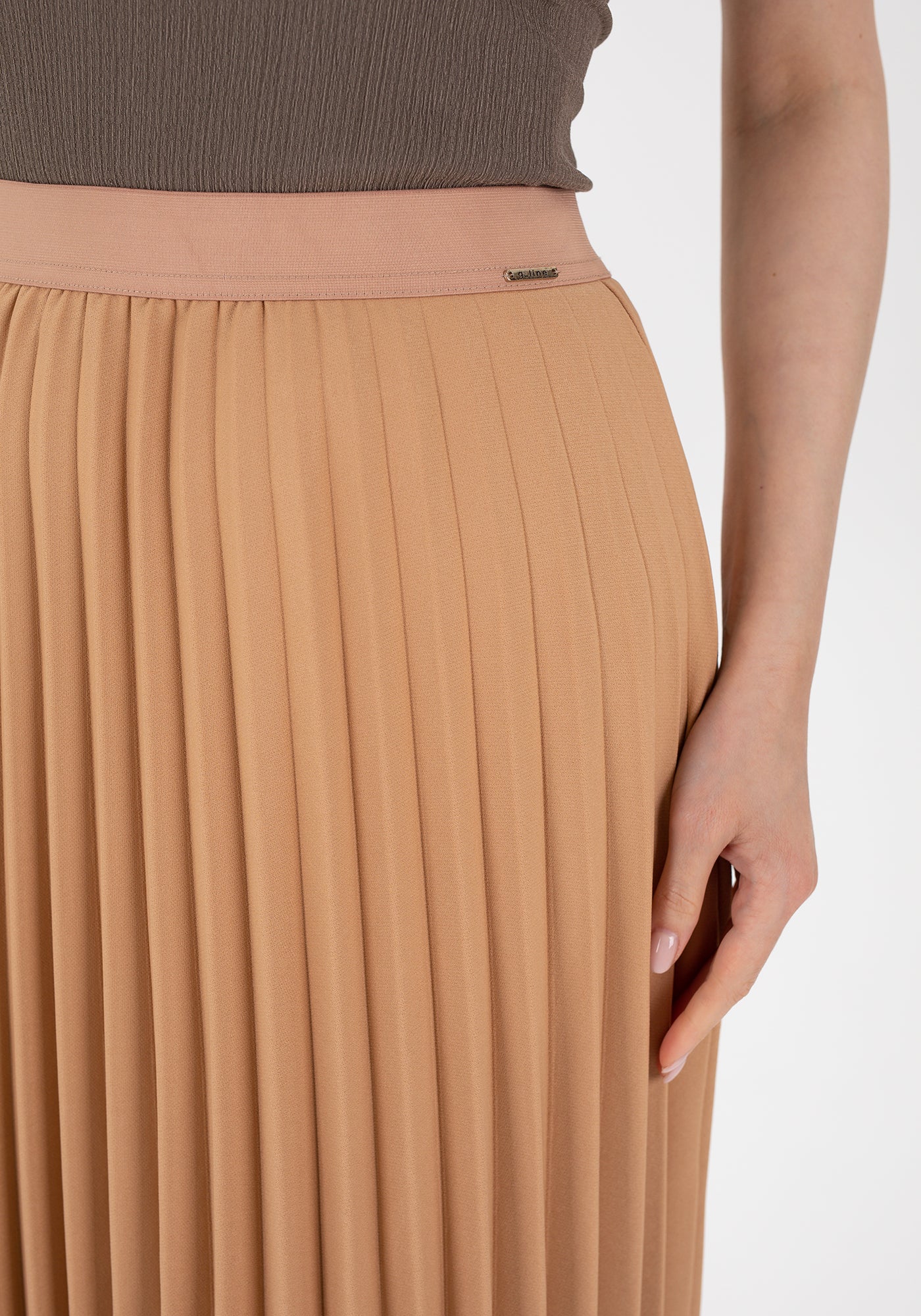 Camel Pleated Maxi Skirt Elastic Waist Band Ankle Length Plisse Skirt G-Line