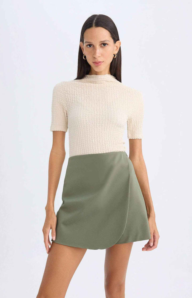 Knitted Slim Fit Mock Neck Short Sleeve Short Sleeve T-Shirt