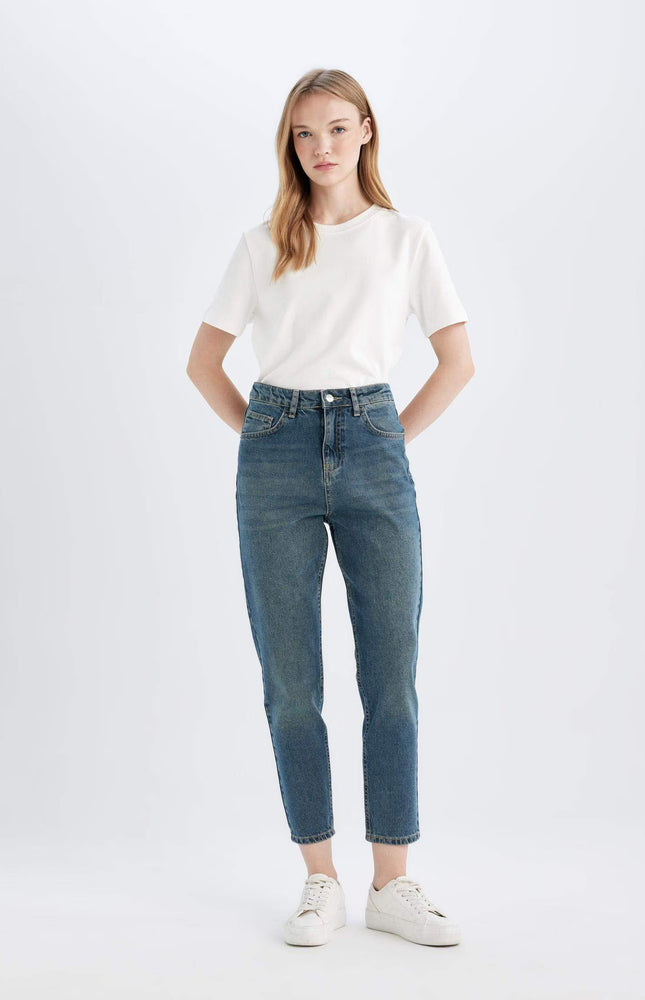 Mom Fit High Waist Skinny Leg Washed Jeans