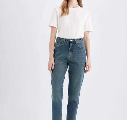 Mom Fit High Waist Skinny Leg Washed Jeans