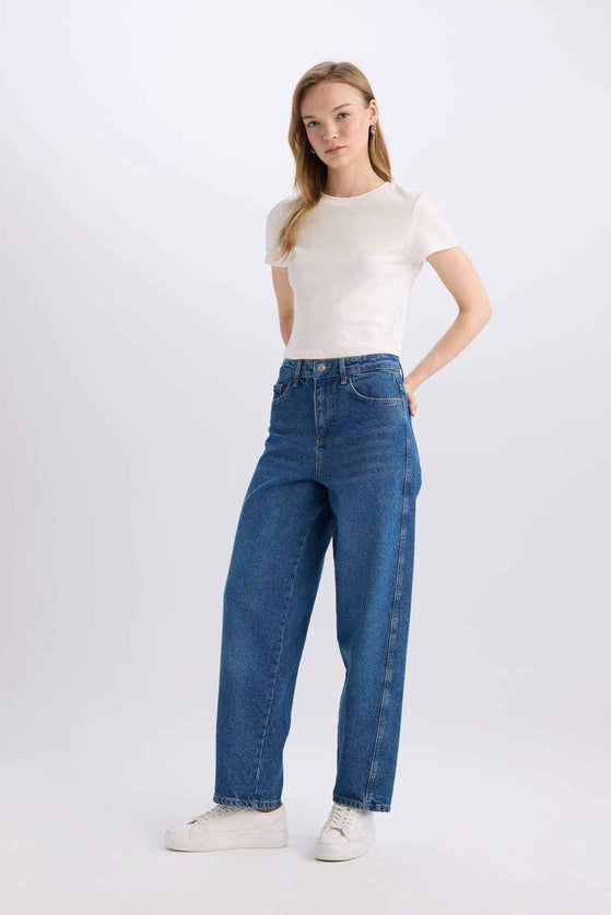 Mom Fit High Waist Skinny Leg Washed Jeans
