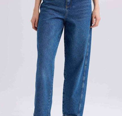 Mom Fit High Waist Skinny Leg Washed Jeans