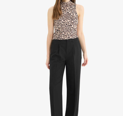 Slim Fit Half Turtleneck Leopard Sleeveless Blouse