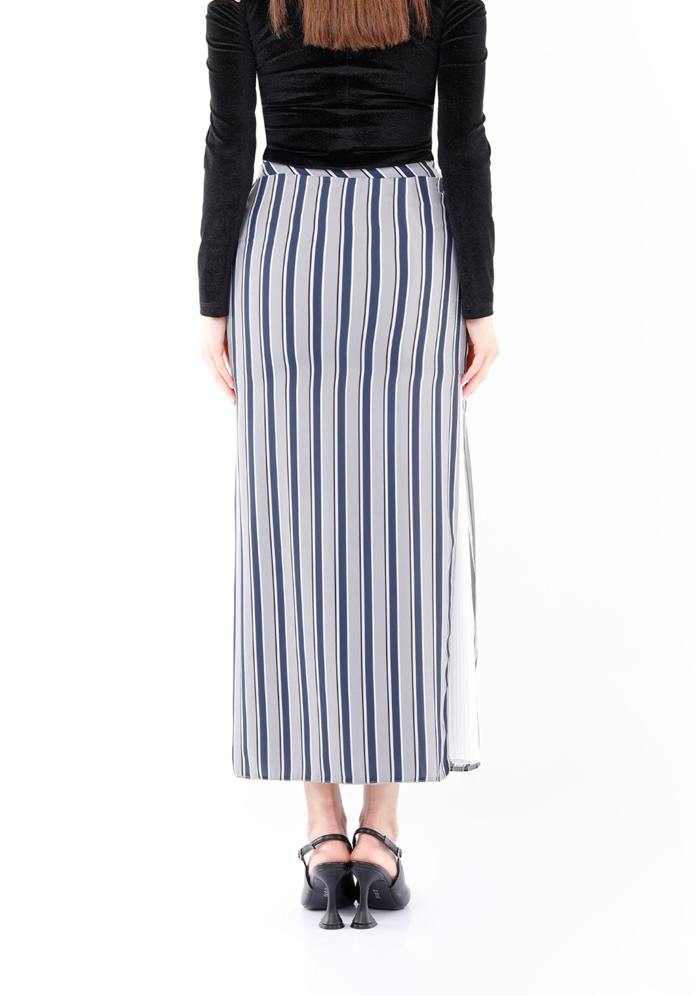 Guzella Women's Striped Grey Maxi Pencil Skirt with White Thin Plisse Slit Guzella