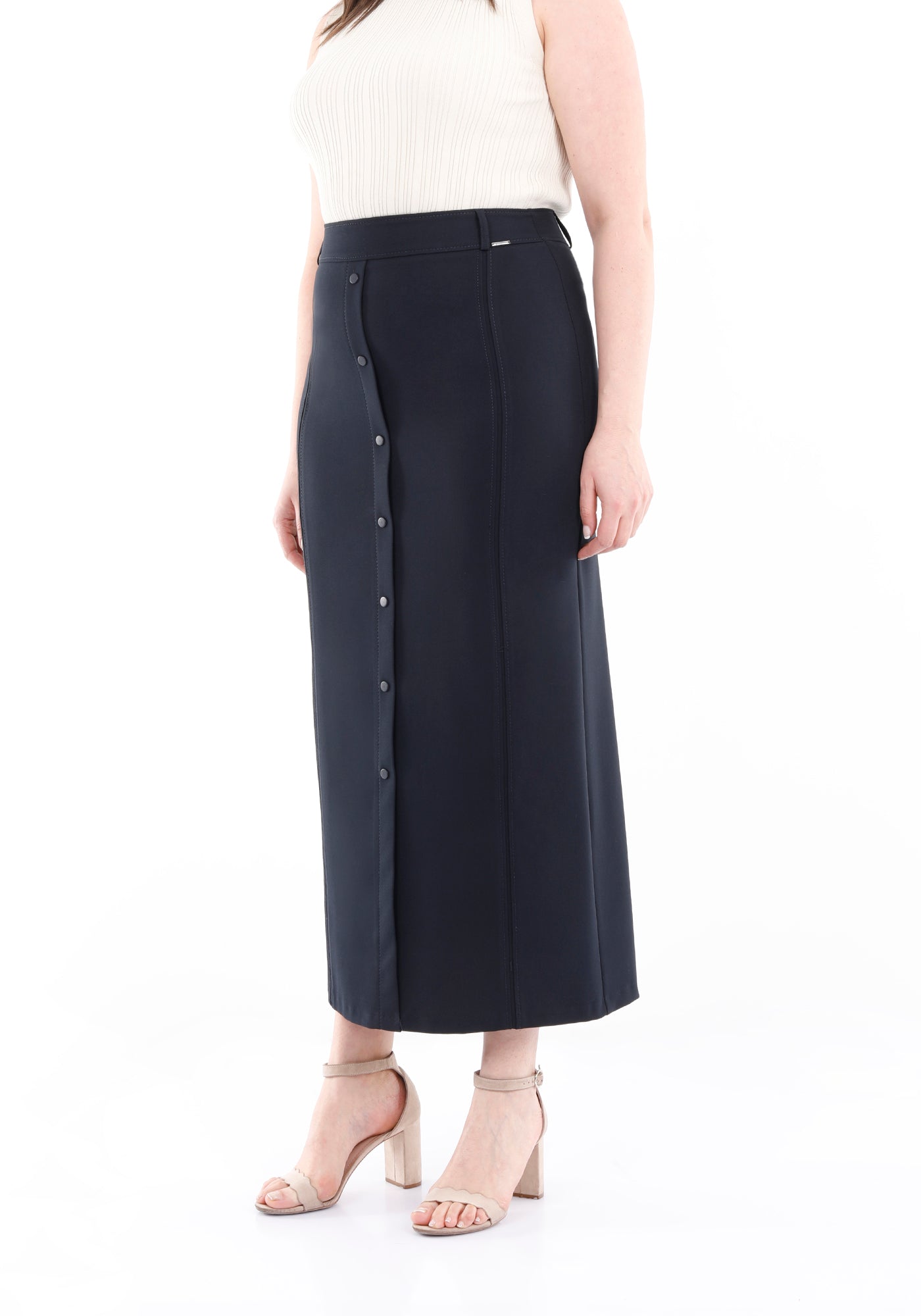Guzella Women's Plus Size Buttoned Maxi Pencil Skirt with Kick Pleat Guzella