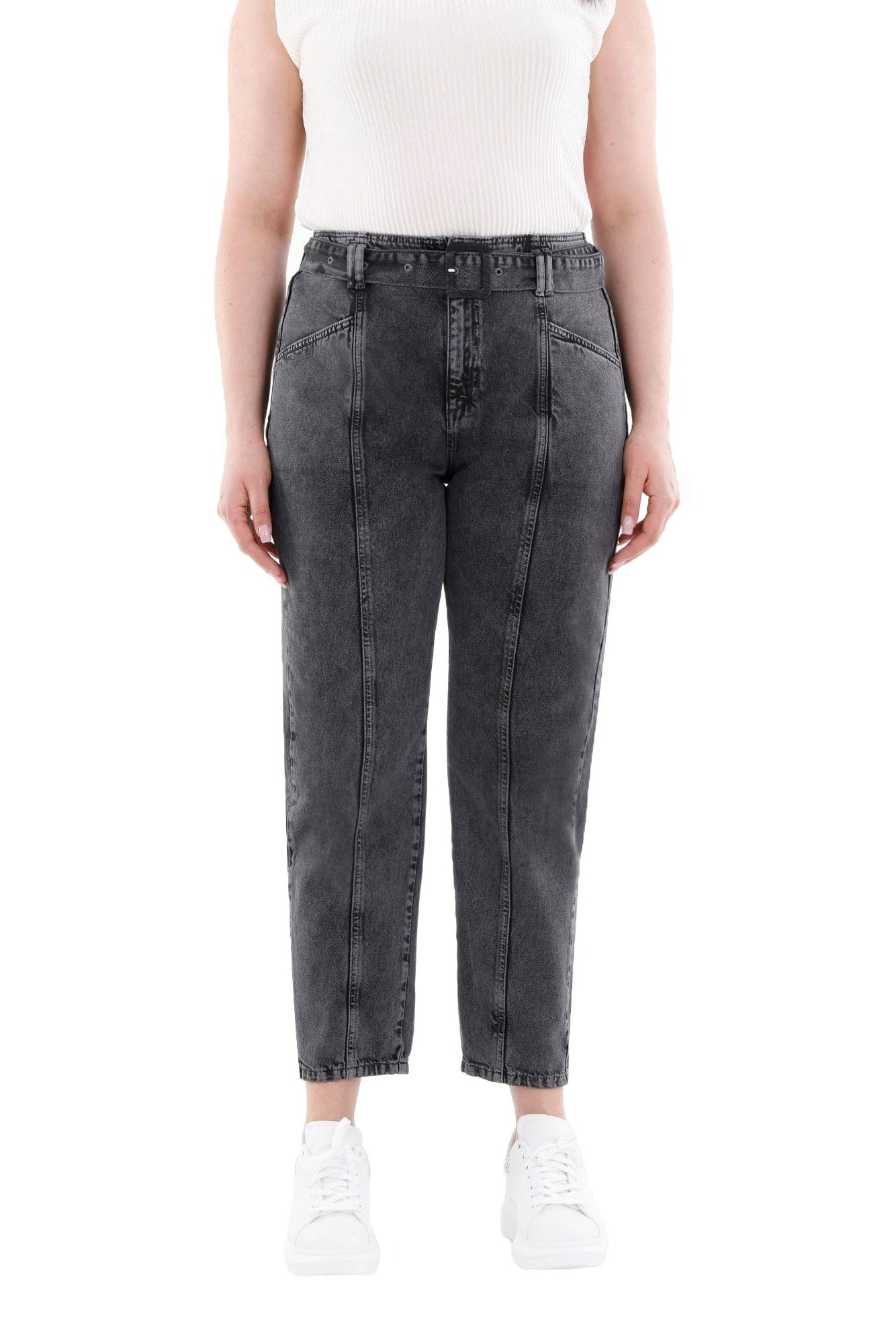Tapered Black Jeans for Women Carrot Jeans with Jean Belt G-Line